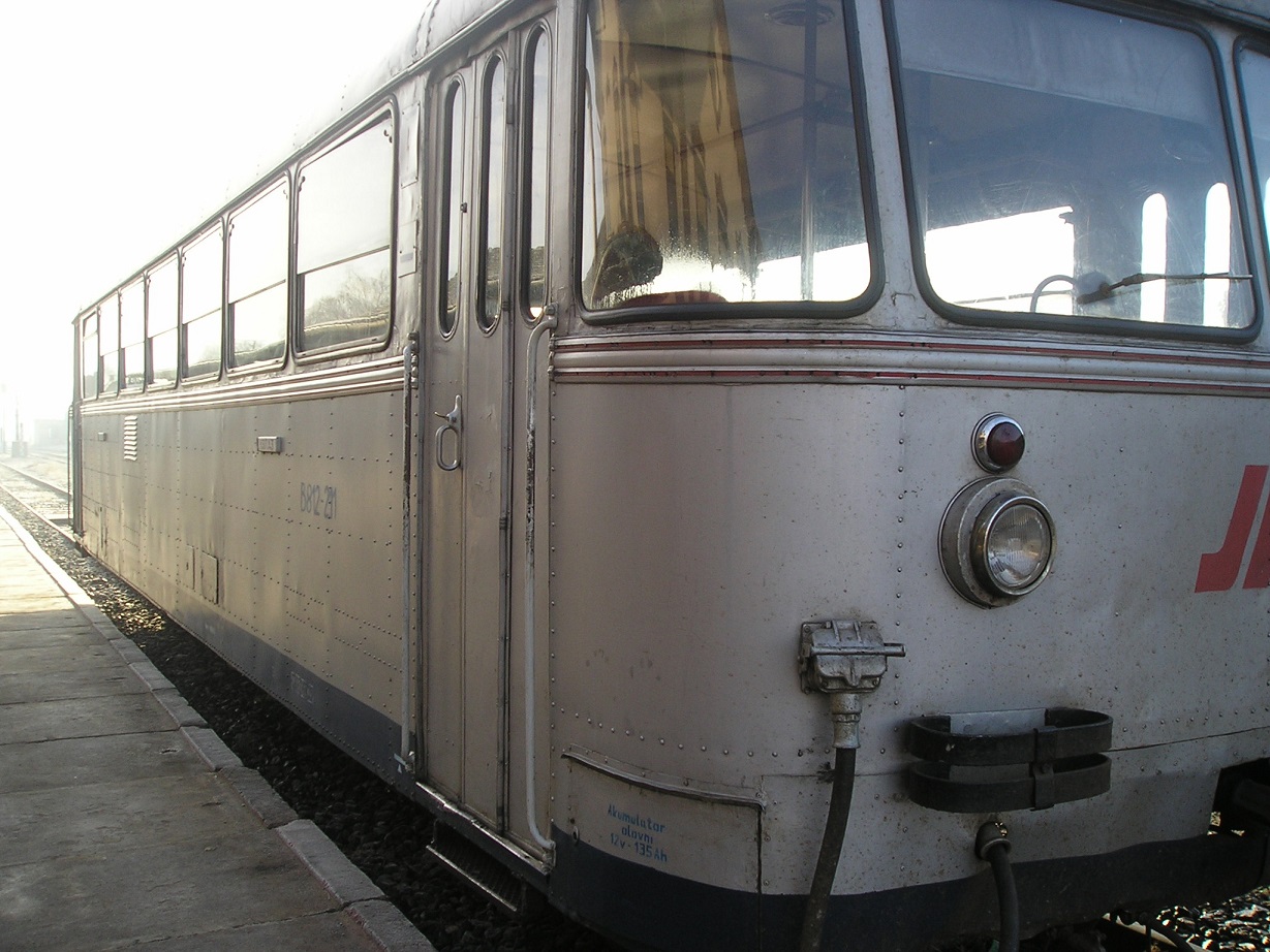 Šinobus 812-211 u Senti, 16.I 2006..jpg