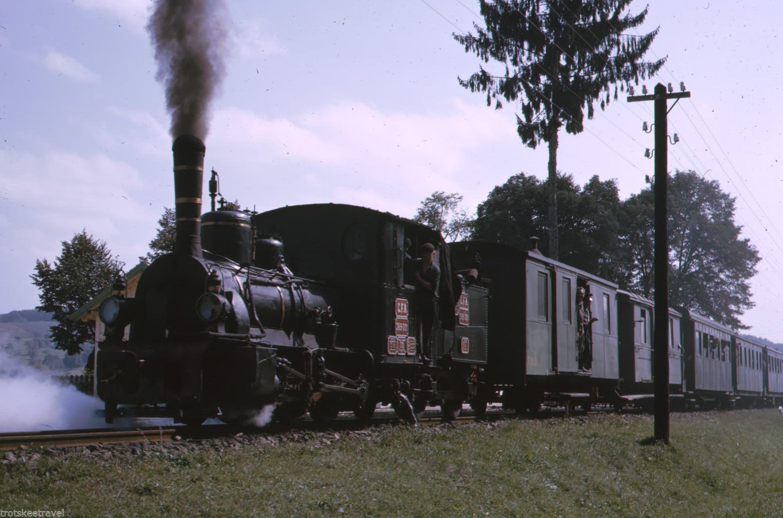 ista serija kao lokomotiva serije 182,koja je saobracala na pruzi Zrenjanin-Radojevo.