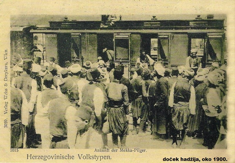 Ćiro - stara željeznička stanica 1900-ih (doček hadžija sa hadža).jpg