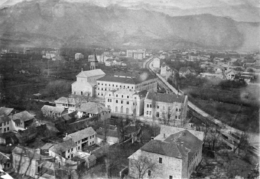 Katolička crkva i franjevački samosta 1903.jpg