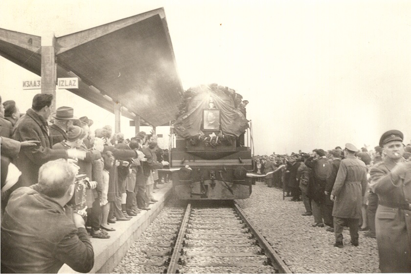 Docek svecanog voza u Valjevu  29.XI 1968. Kolekcija Muzeja Zeleznice Srbije..jpg