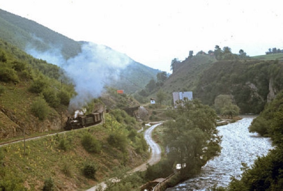 s-l500 JZ  UNRRA 0-8-0 on the Steinbeissbahn between Jajce and Drvar in July 1967..jpg