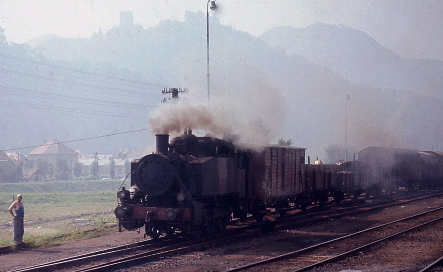 Yugoslav Railways JZ No. 62 070 shunts between Zidani Most and Maribor.jpg