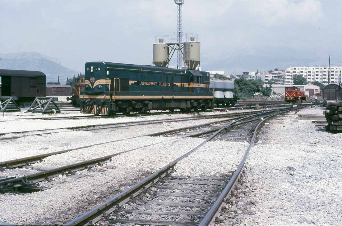 661-214-SPlit-1984.jpg