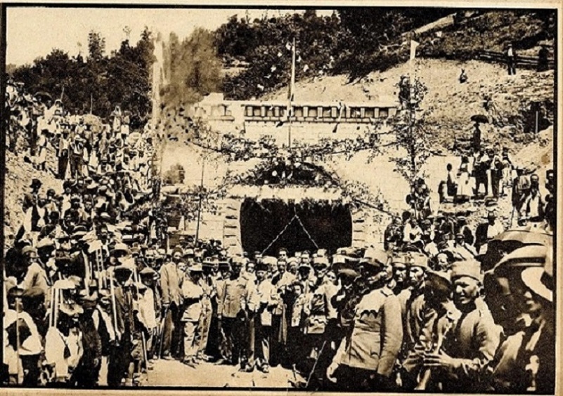 08.1928 Bradina svecanost povodom probijanja tunela.jpg