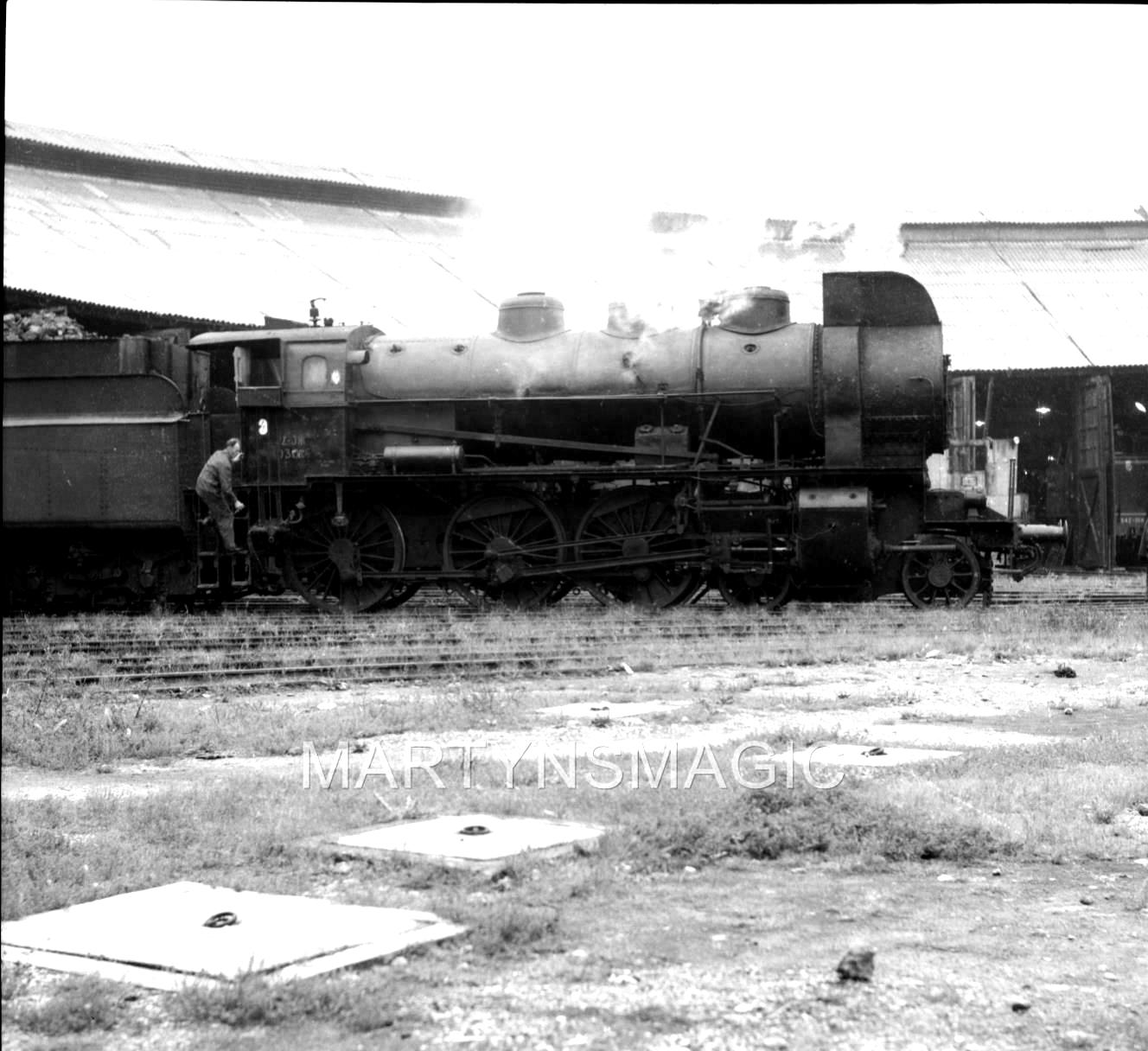 s-l1600 03-015 in shed yard c1960.jpg