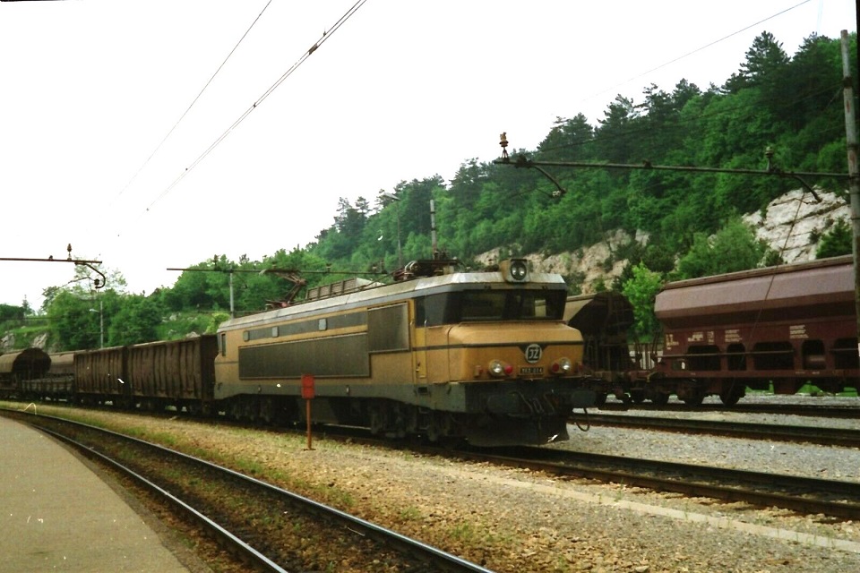 35mm-ORG-NEGATIVE-COLOUR-TRAIN-JZ-YUGOSLAVIA 363-014.jpg