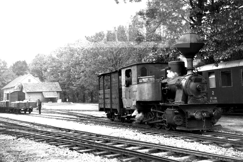 s-l1600  Loco Jadran Slav Orahovica 1964.jpg