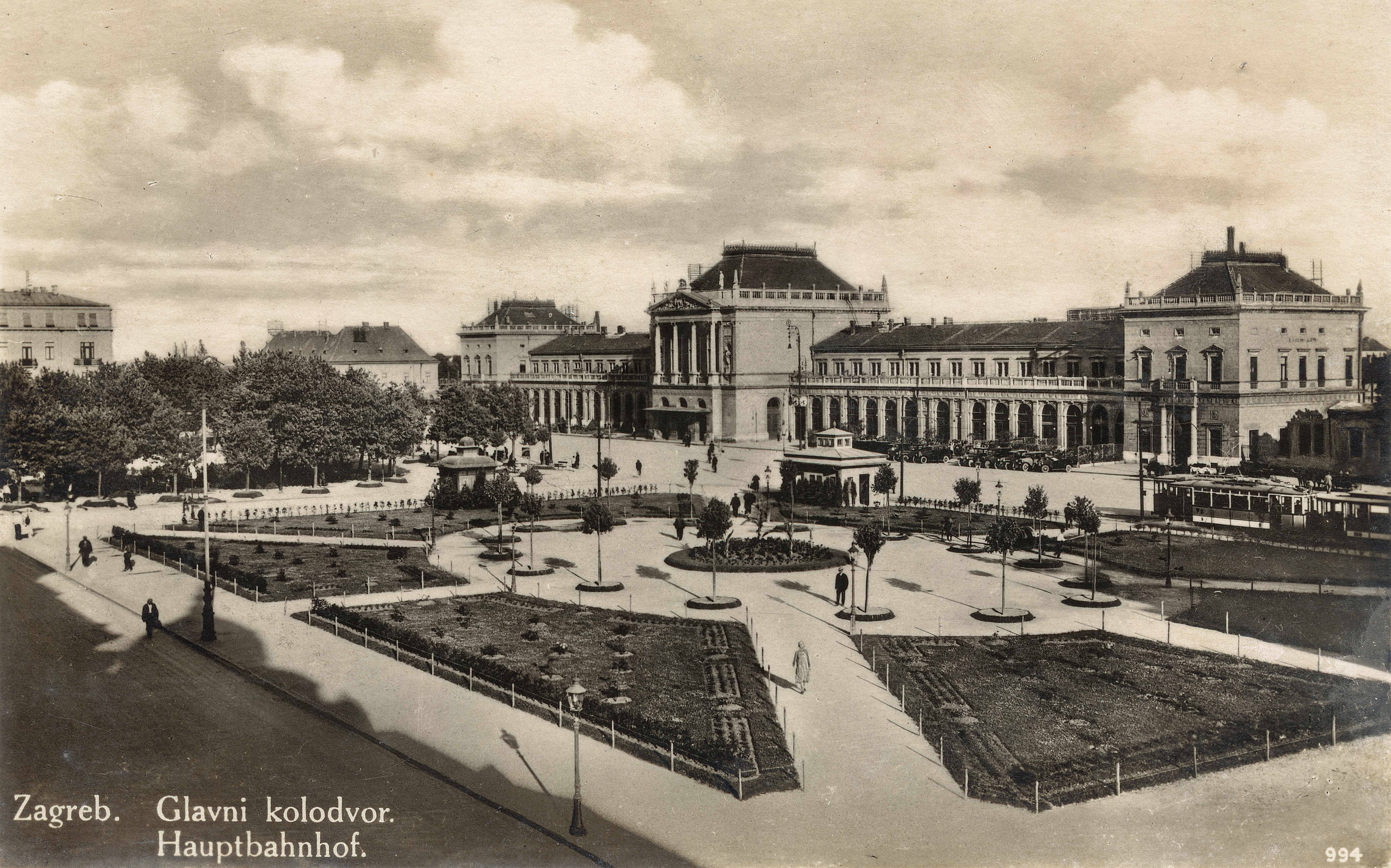Glavni kolodvor i Starčevićev trg olo 1927..jpg