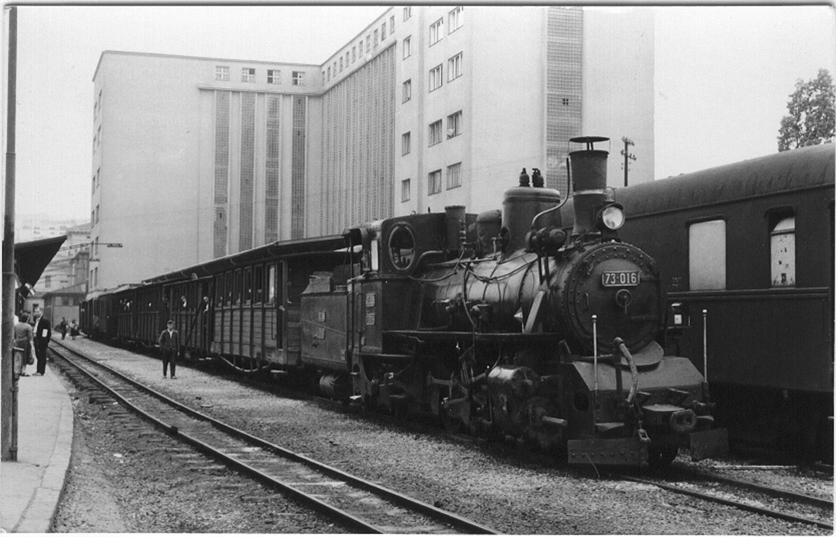73-016.jpg