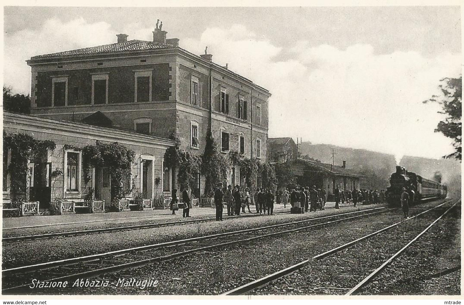 992_001 CROATIA, MATULJI MATTUGLIE, BAHNHOF TRAIN STATION.jpg