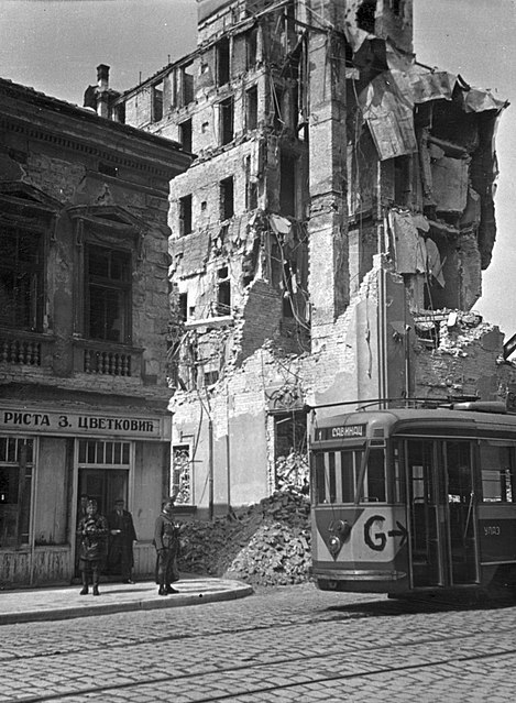 Tramvaj u Ulici Uzun Mirkovoj 1941..jpg