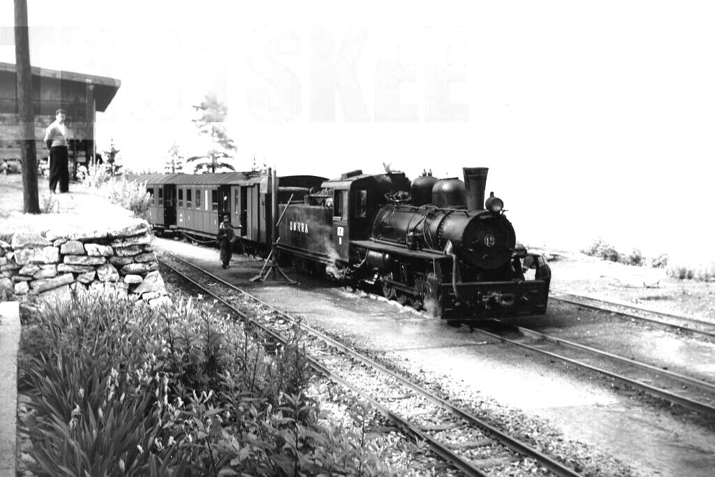 s-l1600  Yugoslavia Railways Steam Loco UNRRA 18 1966 Jugoslavia x 2 Mliniste.jpg