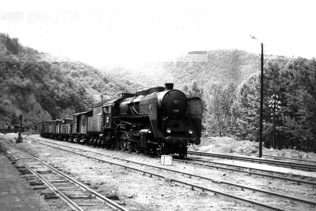 s-l1600  Yugoslavia Railways Steam Loco 11 055 1966 Jugoslavia x 2 lasva.jpg