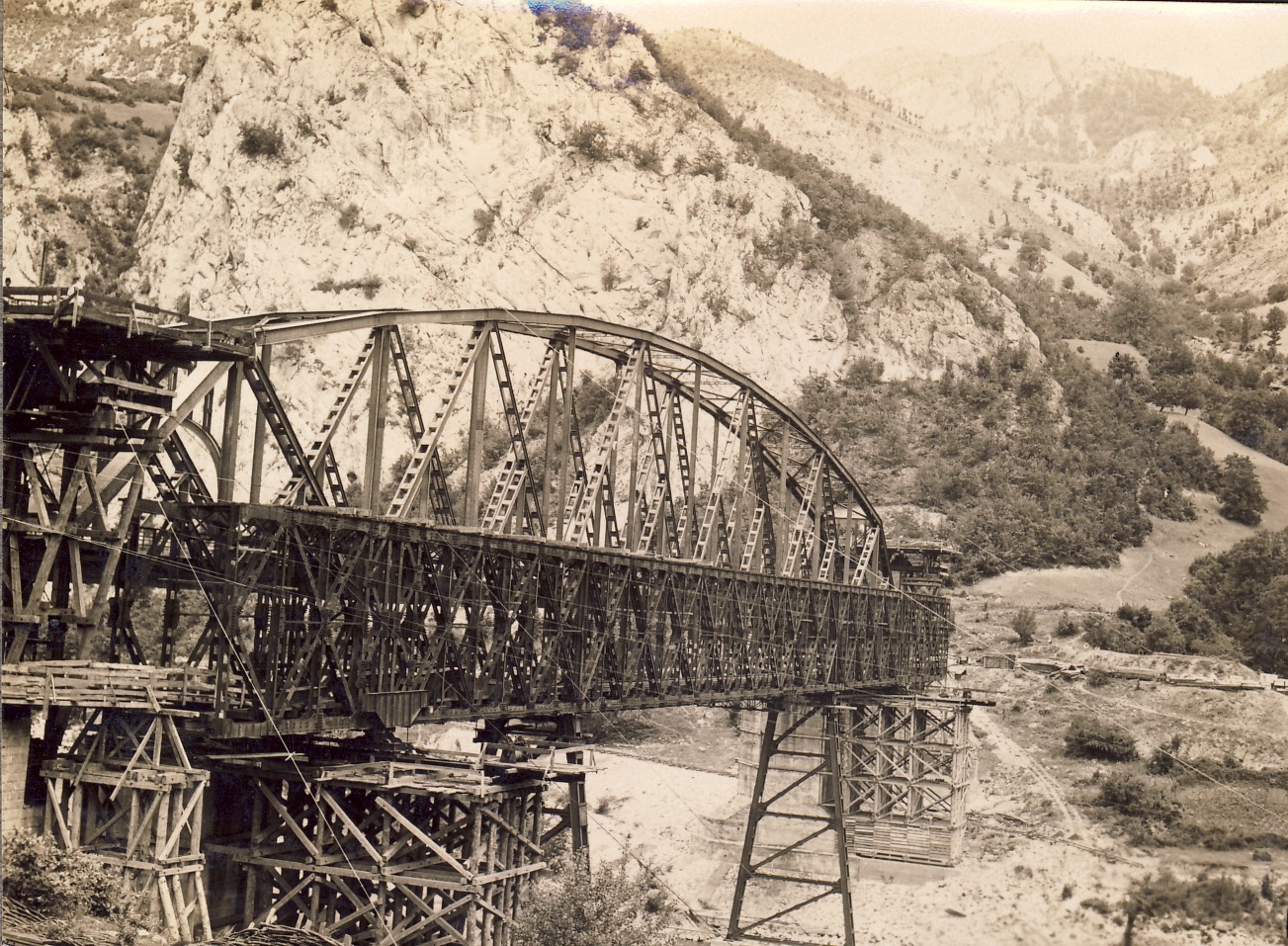 Izgradnja novog železničkog mosta preko Drine kod Medjedje, 15.VI 1926..jpg