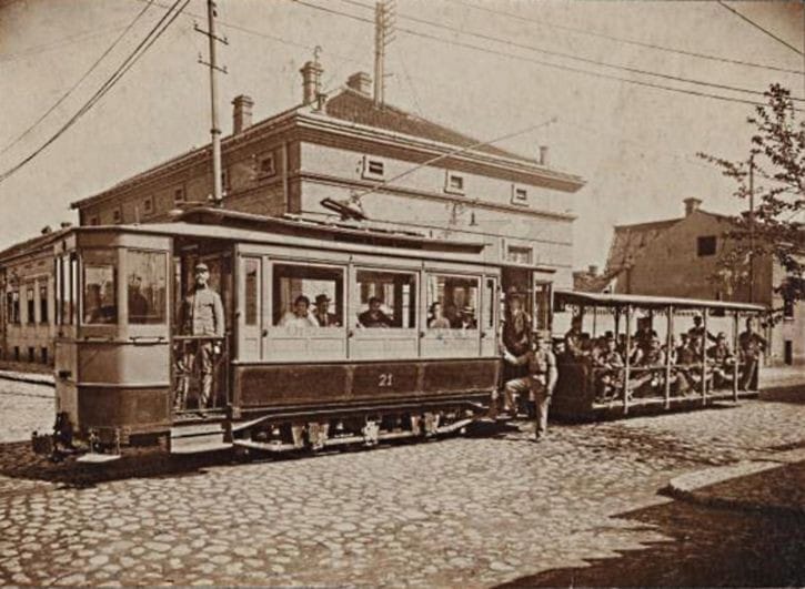 Tramvaj u okupiranom Beogradu 1917.g.jpg