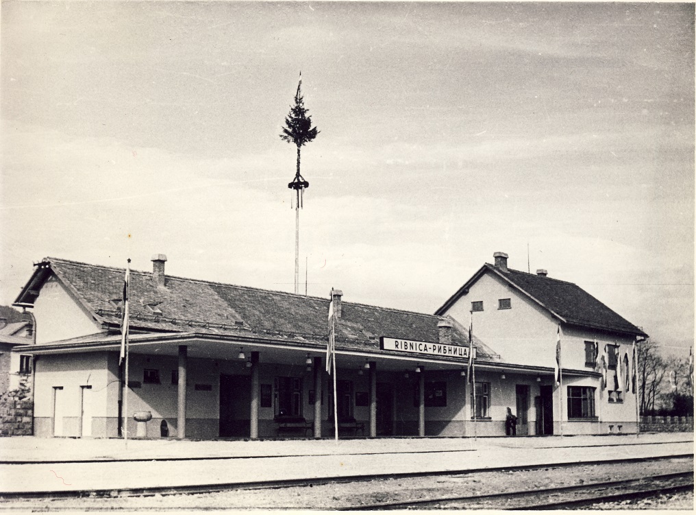 Železnička stanica Ribnica na pruzi Grosuplje-Kočevje..jpg