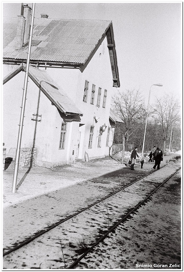 Stanica na pruzi Zagreb-Knin Pribudić.jpg