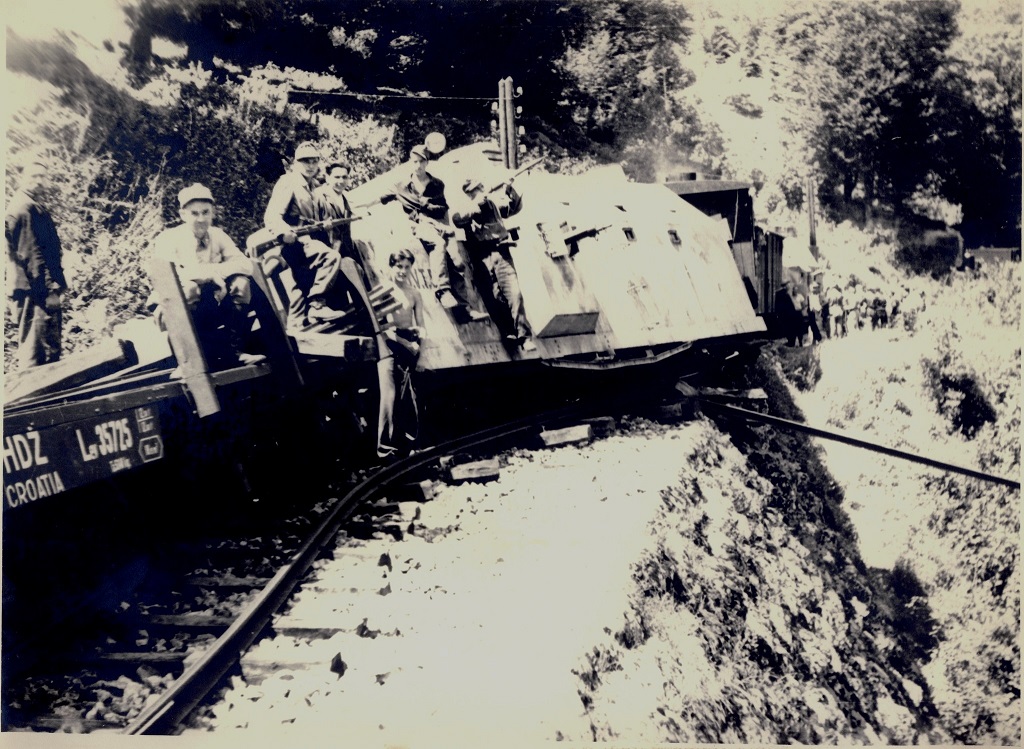 1943. VIII 4. Diverzija na oklopni voz br. 555 na pruzi Donji Vakuf-Jajce u km. 12.9-0.jpg