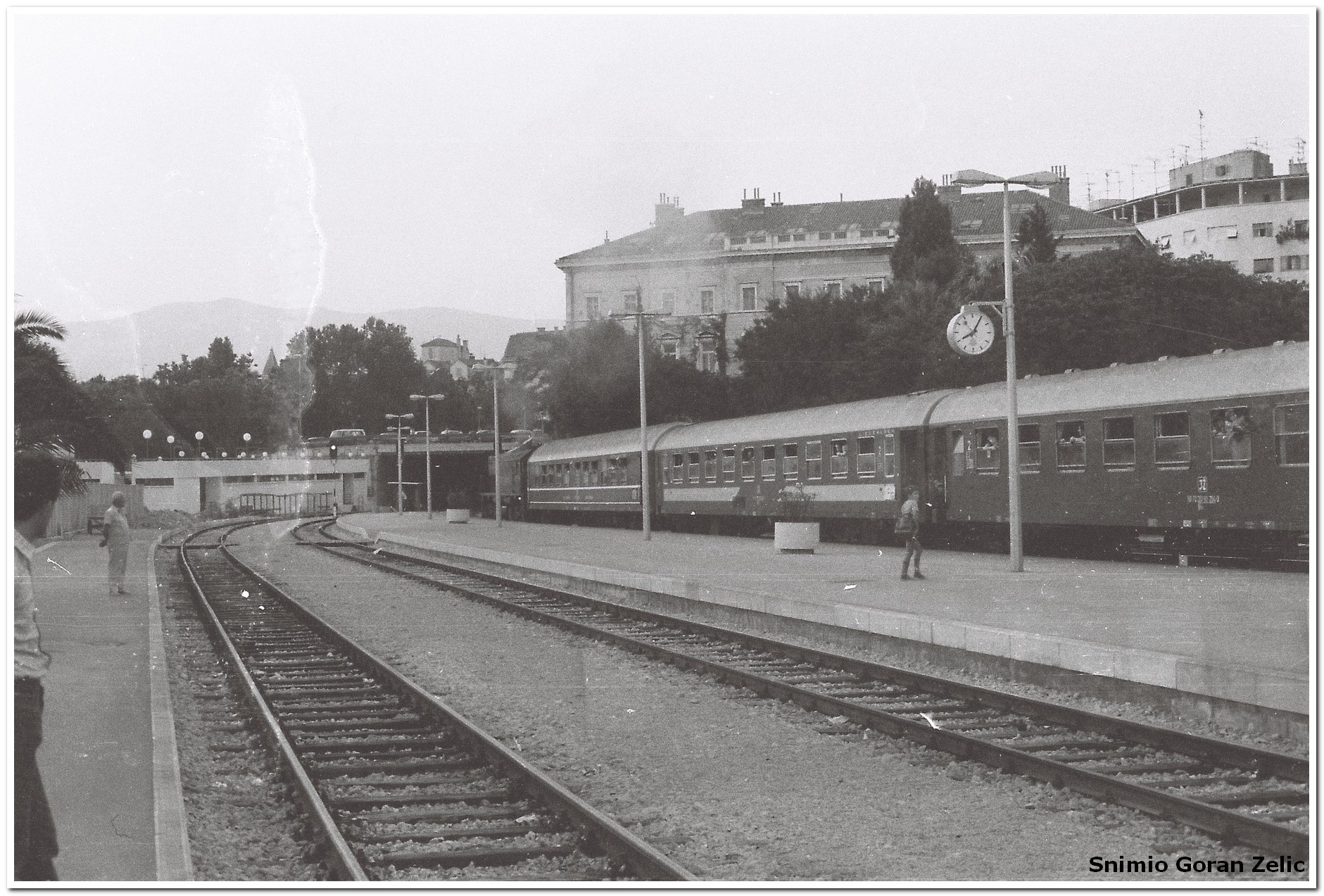sezonac Slavonija exspress broj  1720 iz Splita u 8.20 sati za Osijek.jpg