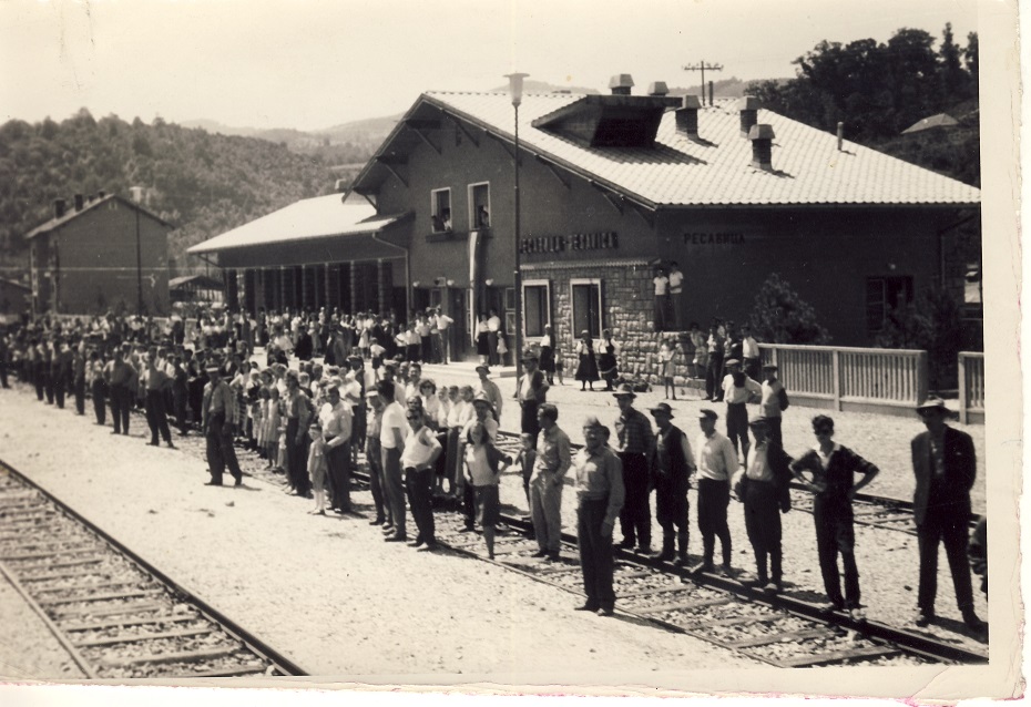 Na stanici Resavica prilikom svečanog puštanja u saobraćaj pruge Despotovac-Resavica, 7.VII 1960. MAR-RE.jpg
