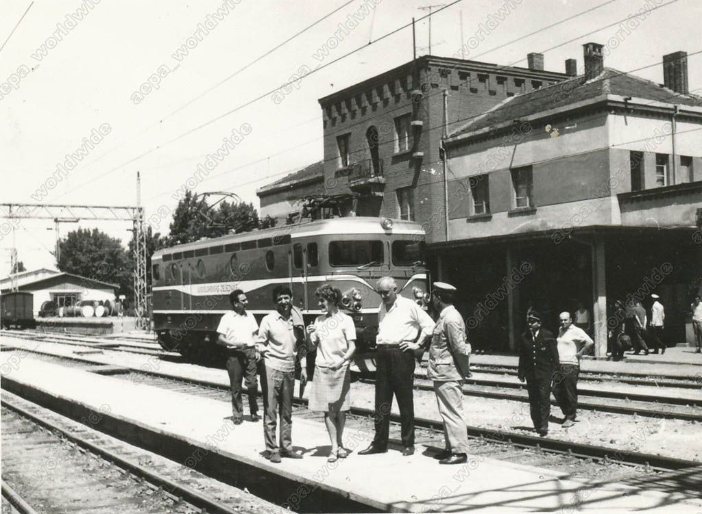 StanNpoz.JPG