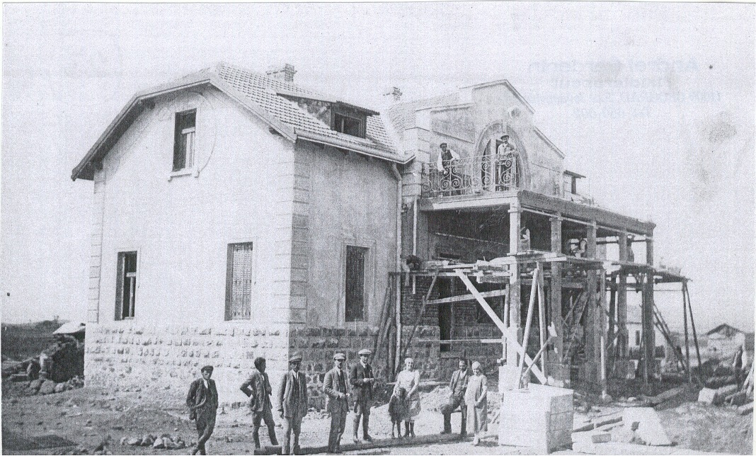 Izgradnja stanice Sokolarce, km. 21+600, 19.4.1926.jpg