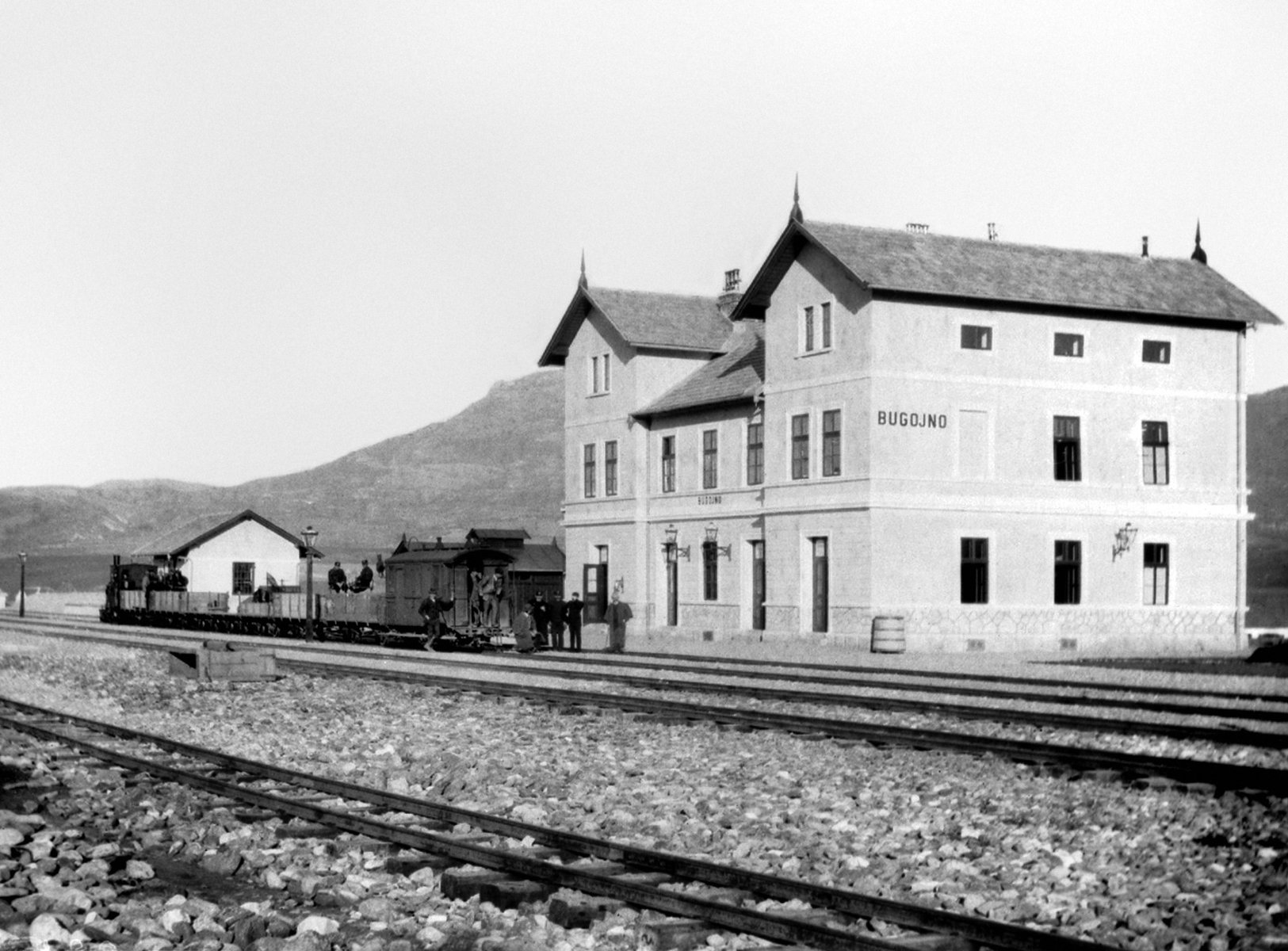 Željeznička pruga stigla u Bugojno 1893..jpg