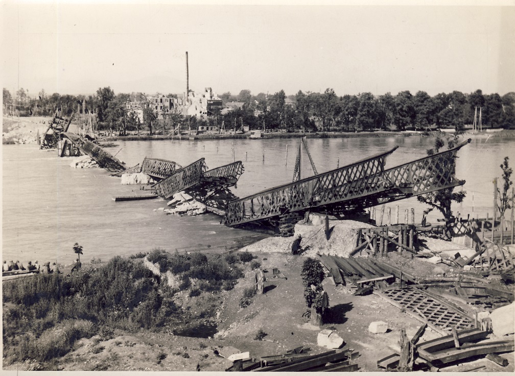 1945. VIII 16. Porusen zeleznicki most preko reke Drave kod Ptuja na pruzi Pragersko-Kotoriba.jpg